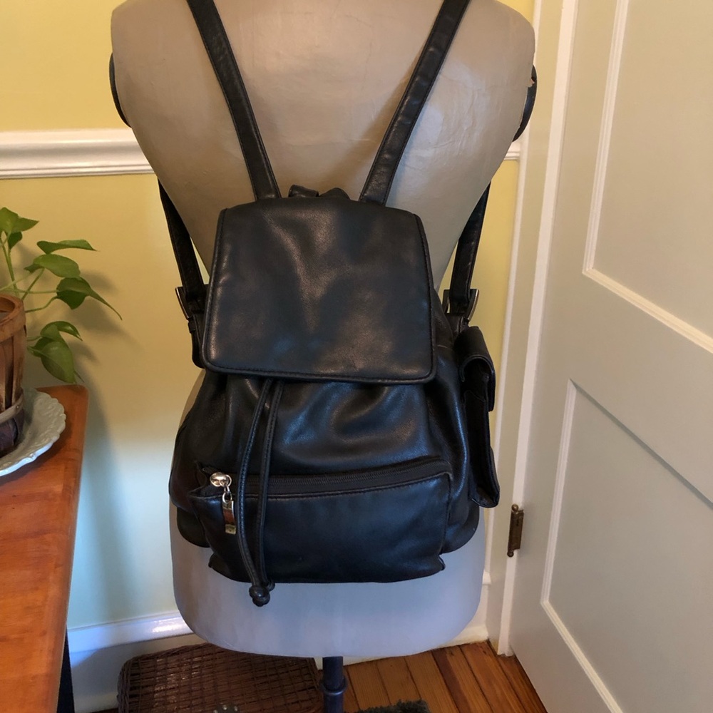 El Portal Classic Black Leather Backpack